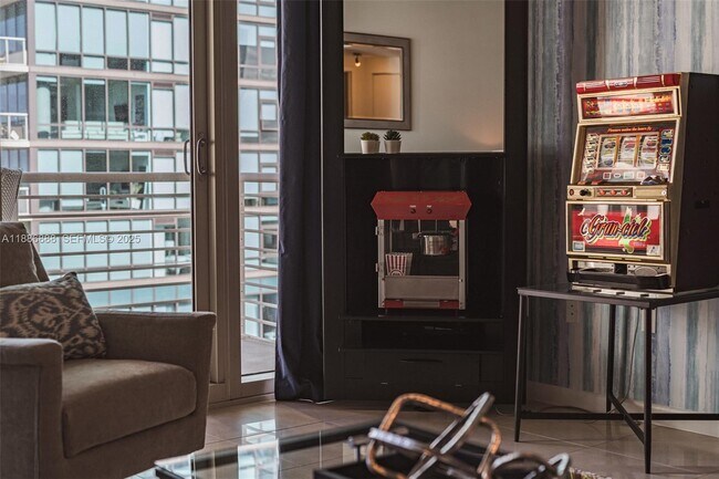 Building Photo - 3250 NE 1st Ave