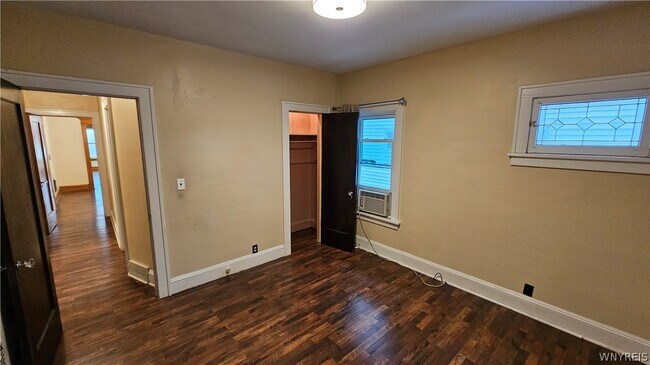 Building Photo - 307 Sterling Ave