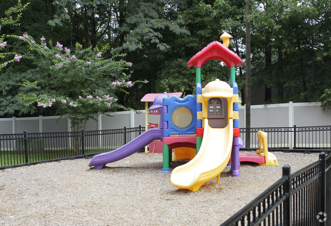 Building Photo - York Townhouses