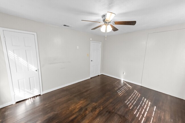 Building Photo - 2609 Herring Ave