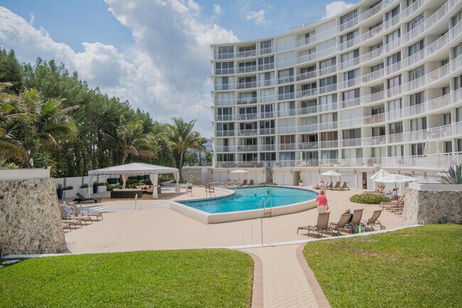 Building Photo - 2780 S Ocean Blvd