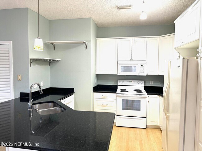 Building Photo - 1723 Forest Lake Cir W