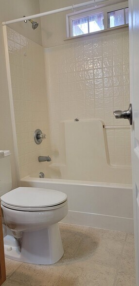 Building Photo - 658 30 Rd