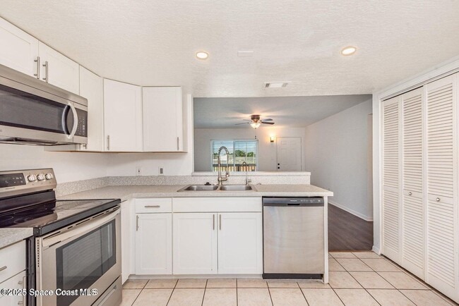 Building Photo - 1515 Huntington Ln