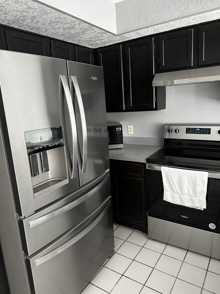 Building Photo - 2460 Summerfield Way