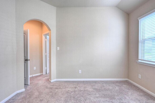 Building Photo - 8739 Tubelo Mill Dr