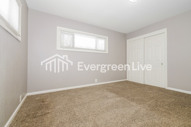 Building Photo - 7208 E 108th St