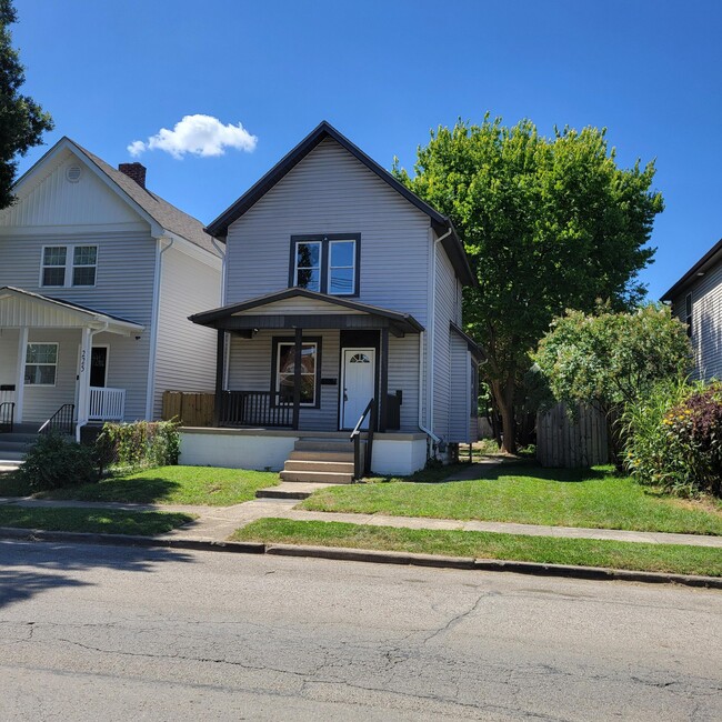 Building Photo - 221 S Highland Ave