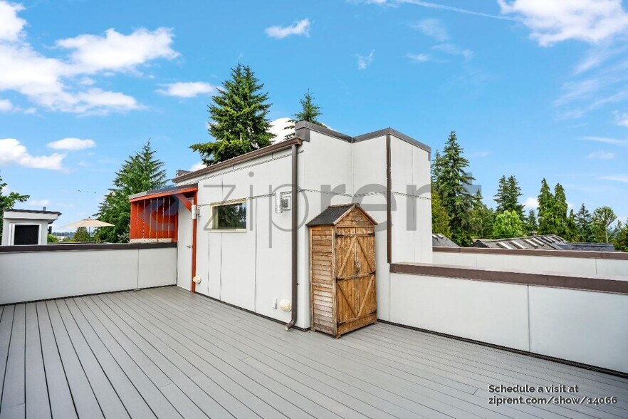 Building Photo - Unit
