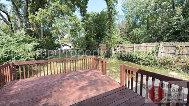 Building Photo - 2 Bedroom, 1 bathroom in Kansas City