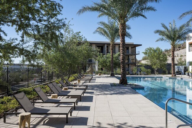 Building Photo - 4849 N Camelback Rdg Dr