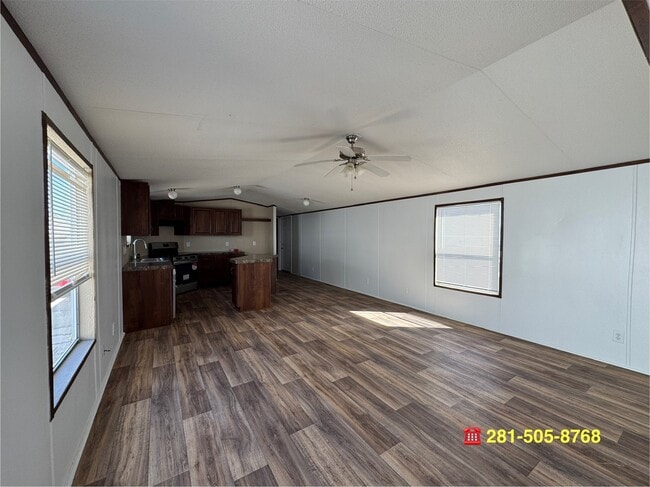 Building Photo - 16206 Wood Dr