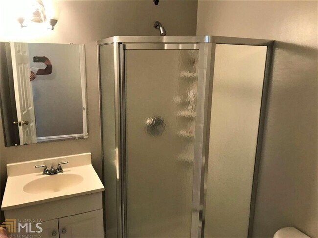 Building Photo - 1706 McLendon Ave NE