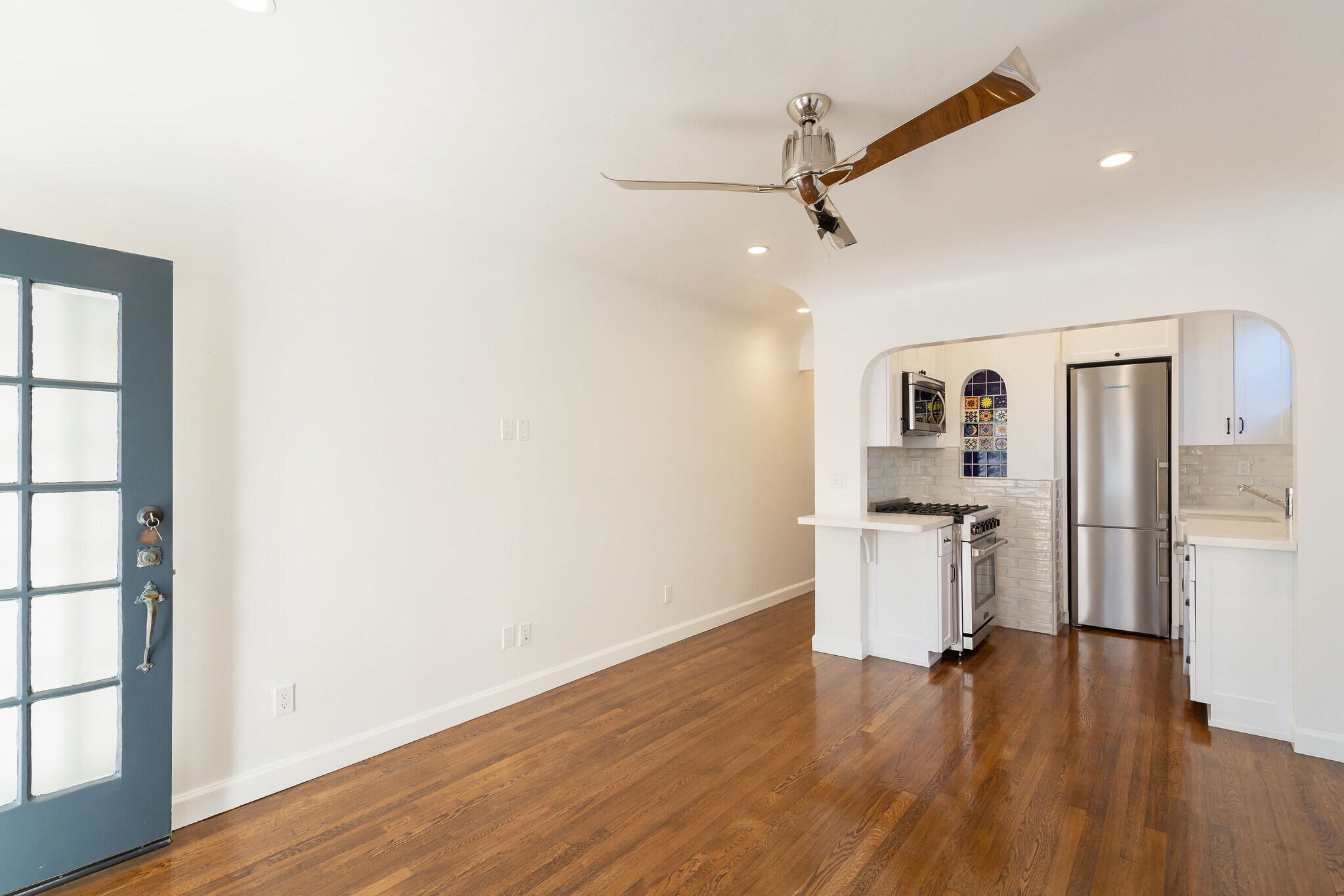 Building Photo - 915 Manhattan Ave