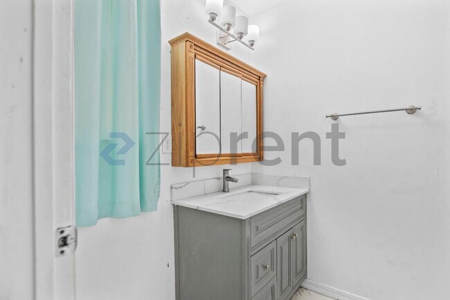 Building Photo - 2095 Olivera Rd