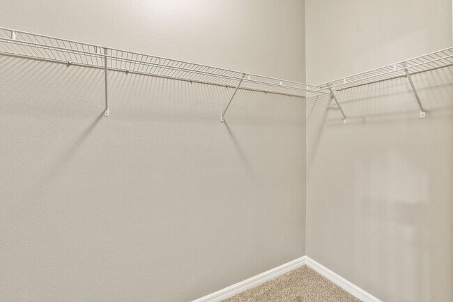 Building Photo - 4/2.5 Town Home w/ Loft and Office in Harr...