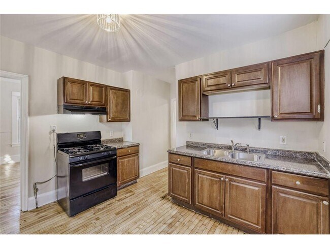 Building Photo - 2939 Russell Ave N