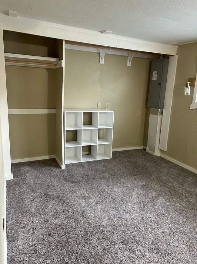 Building Photo - Updated 3 bedroom manufactured home