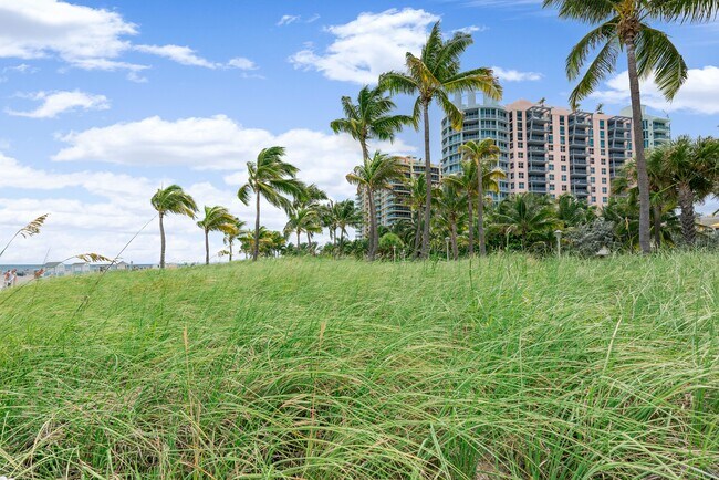 Building Photo - 1500 Ocean Dr