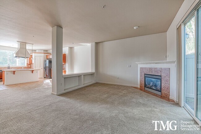 Building Photo - Low Maintenance, High Enjoyment in Salmon Creek!