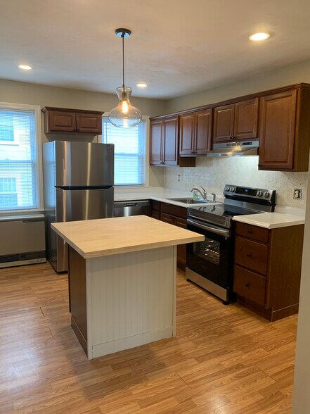 Kitchen - 5 Cordage St