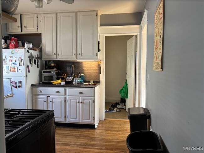 Building Photo - 15 Stratford Rd