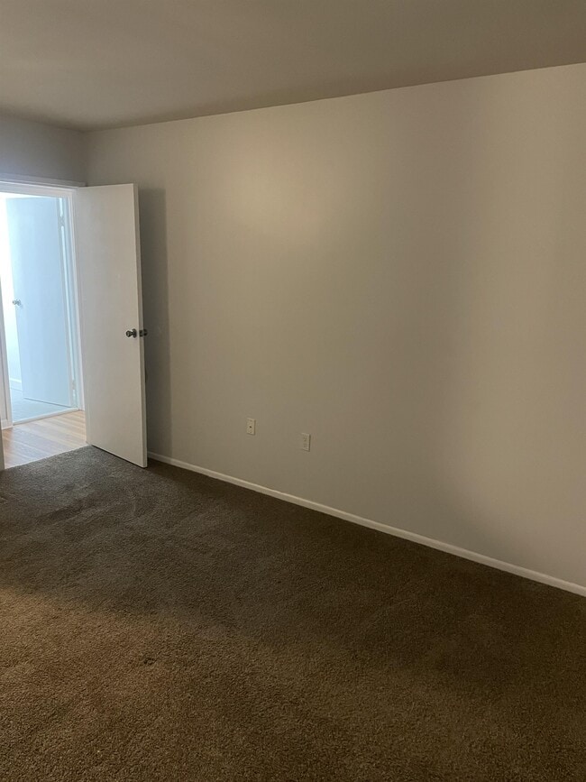 Building Photo - 66 Banner Ct