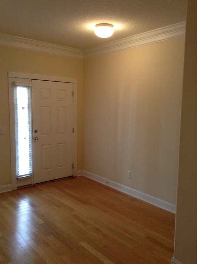 Building Photo - COMING AUGUST 2026! (No Pets)