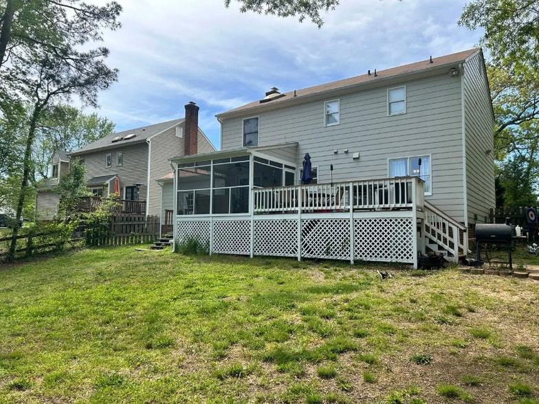 Building Photo - 10821 Sunset Hills Dr