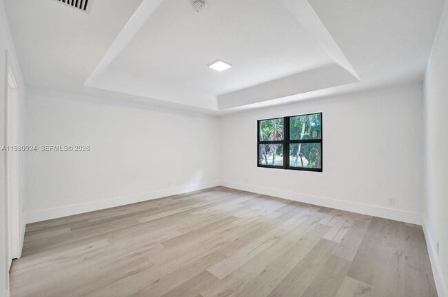 Building Photo - 4100 E Gardenia Ave