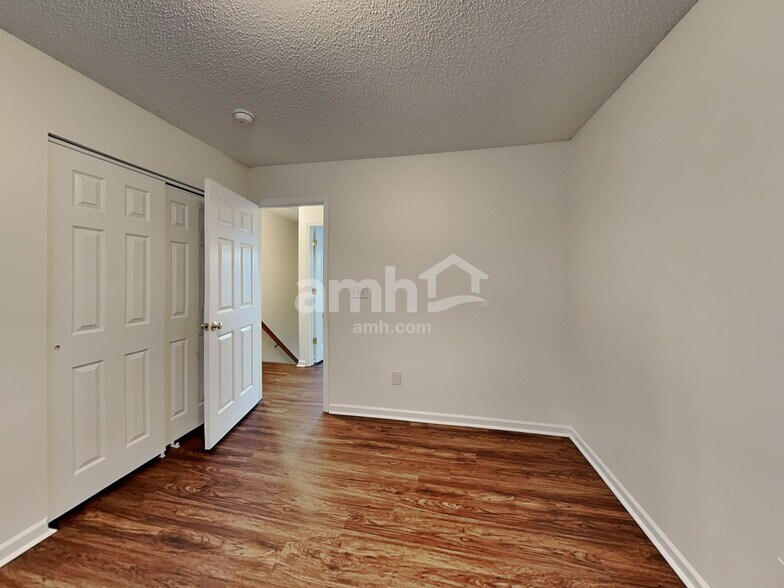 Building Photo - 5850 Mahogany Pl SW