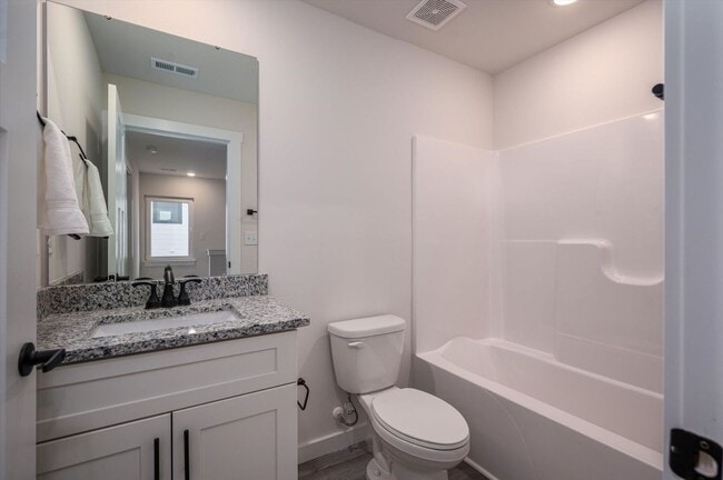 Building Photo - 11 E 20th St