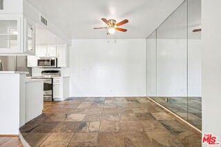 Building Photo - 521 Montana Ave