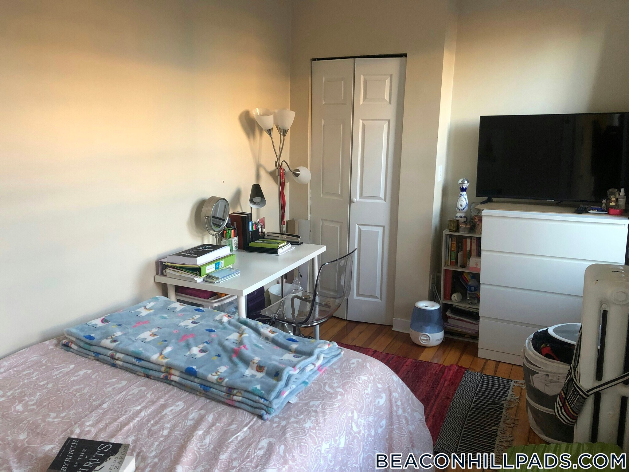 Building Photo - 70 Joy St