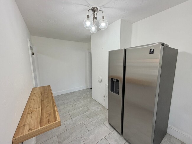 Building Photo - Statesville Downtown - 2BR / 1BA