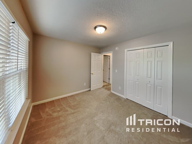 Building Photo - 216 Turtle Creek Dr