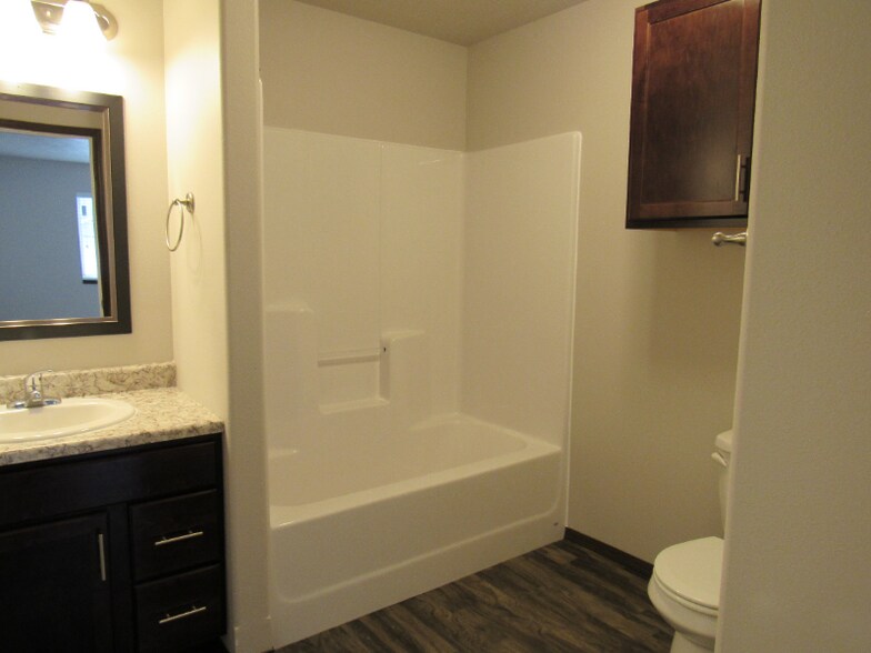 Building Photo - 325 Jerry Pl