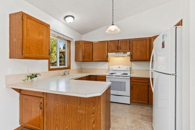 Building Photo - 4243 Pin Oak Dr