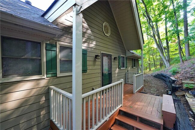 Building Photo - 127 Columbine Dr