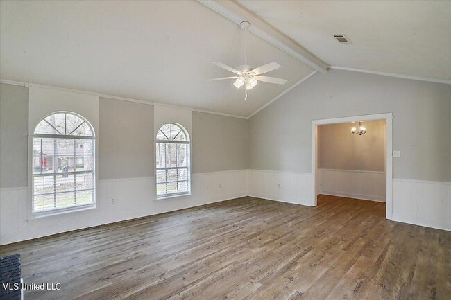 Building Photo - 249 Bay Park Dr