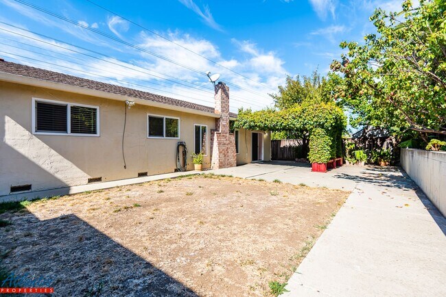 Building Photo - 3084 Balgray Ct