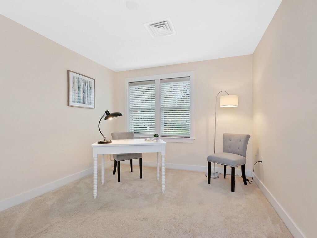 Building Photo - 321 Hammond Pond Pky