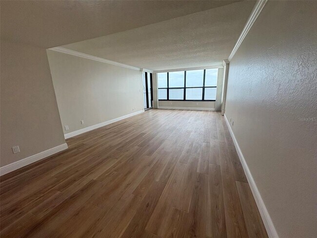Building Photo - 250 Woodette Dr