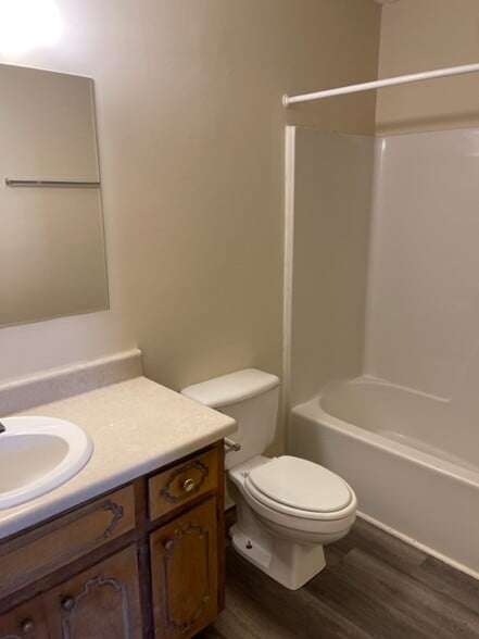 Building Photo - 8 Retriever Ln