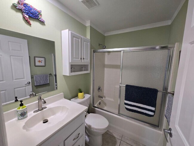 Building Photo - 862 SW Carmelite St