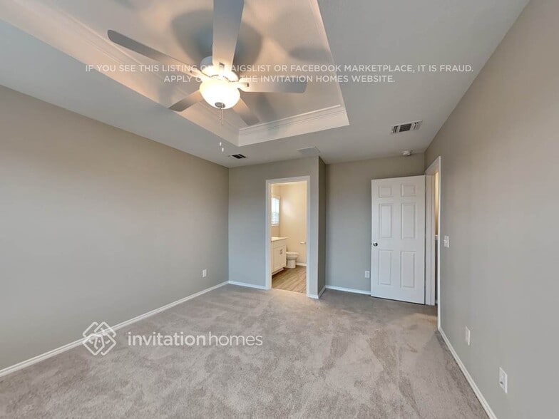 Building Photo - 2021 Pleasant Knoll Cir