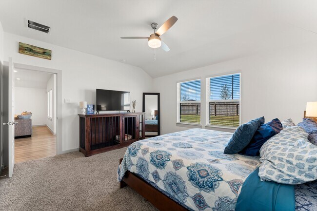 Building Photo - 1007 Cotswold Ct