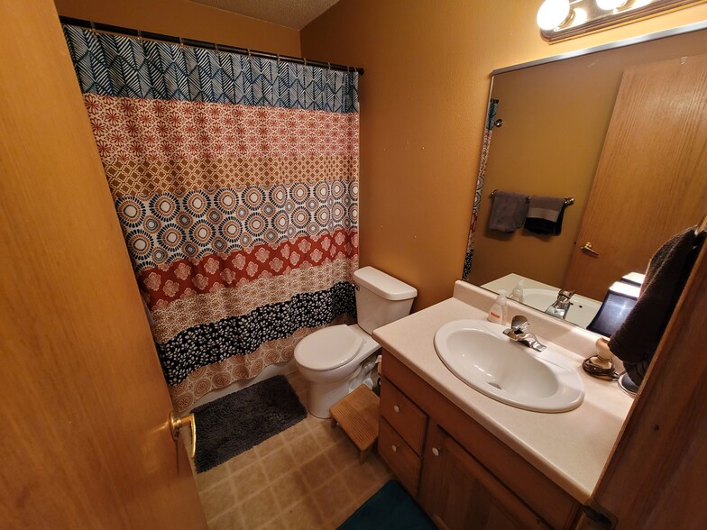 Picture for Room Size Comparison of an Identical Unit - 4907 South Tennis Lane