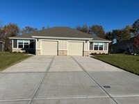 Building Photo - 650-652 Fall Meadow