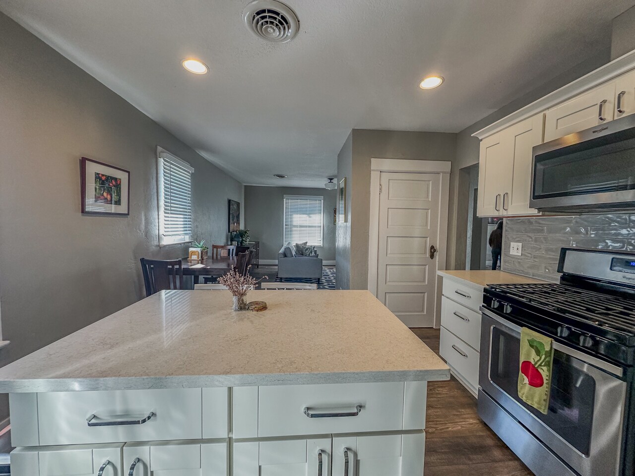 Building Photo - 5532 N Haight Ave